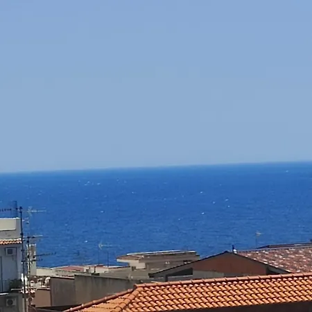 Di Bella Taormina 아파트 *