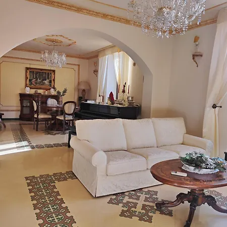 Апартаменты Di Bella Taormina *